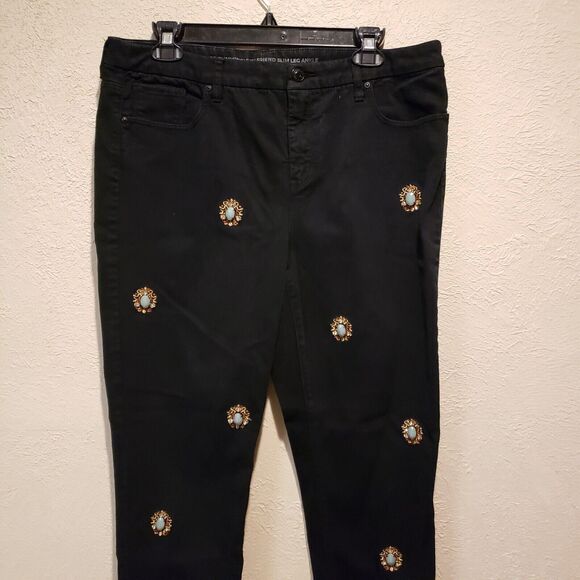 Chicos Jeans 2R  So Slimming Girlfriend Ankle Jewels Beaded Black - Picture 10 of 13